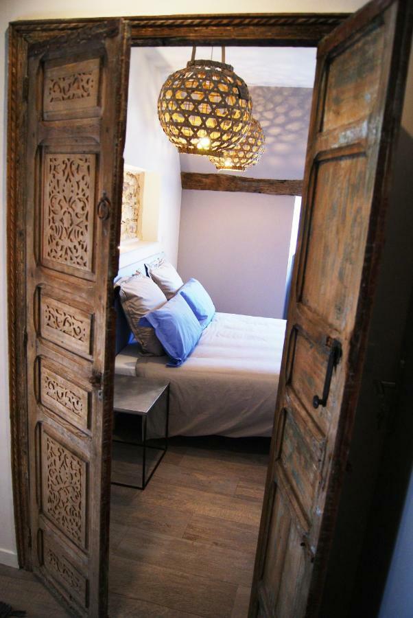 De Pierre Et De Lumiere Appartement Jouhe Buitenkant foto