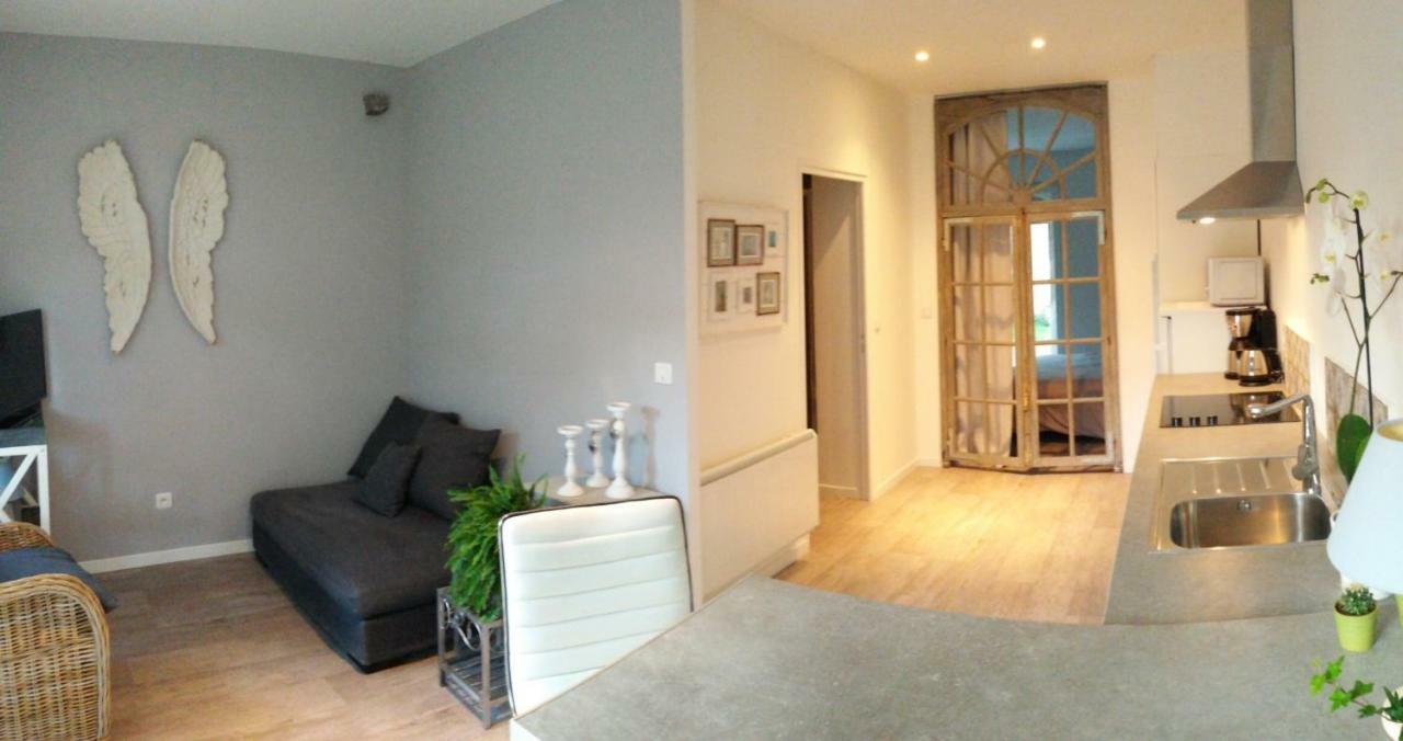De Pierre Et De Lumiere Appartement Jouhe Buitenkant foto