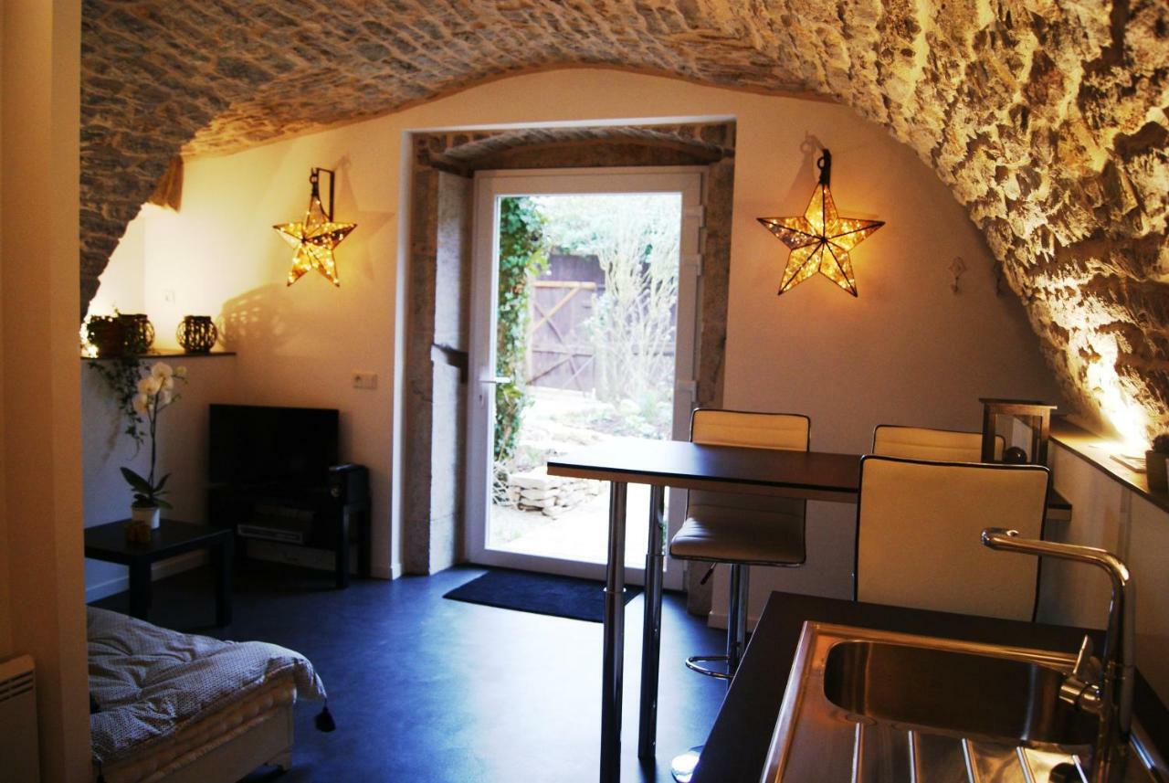 De Pierre Et De Lumiere Appartement Jouhe Buitenkant foto